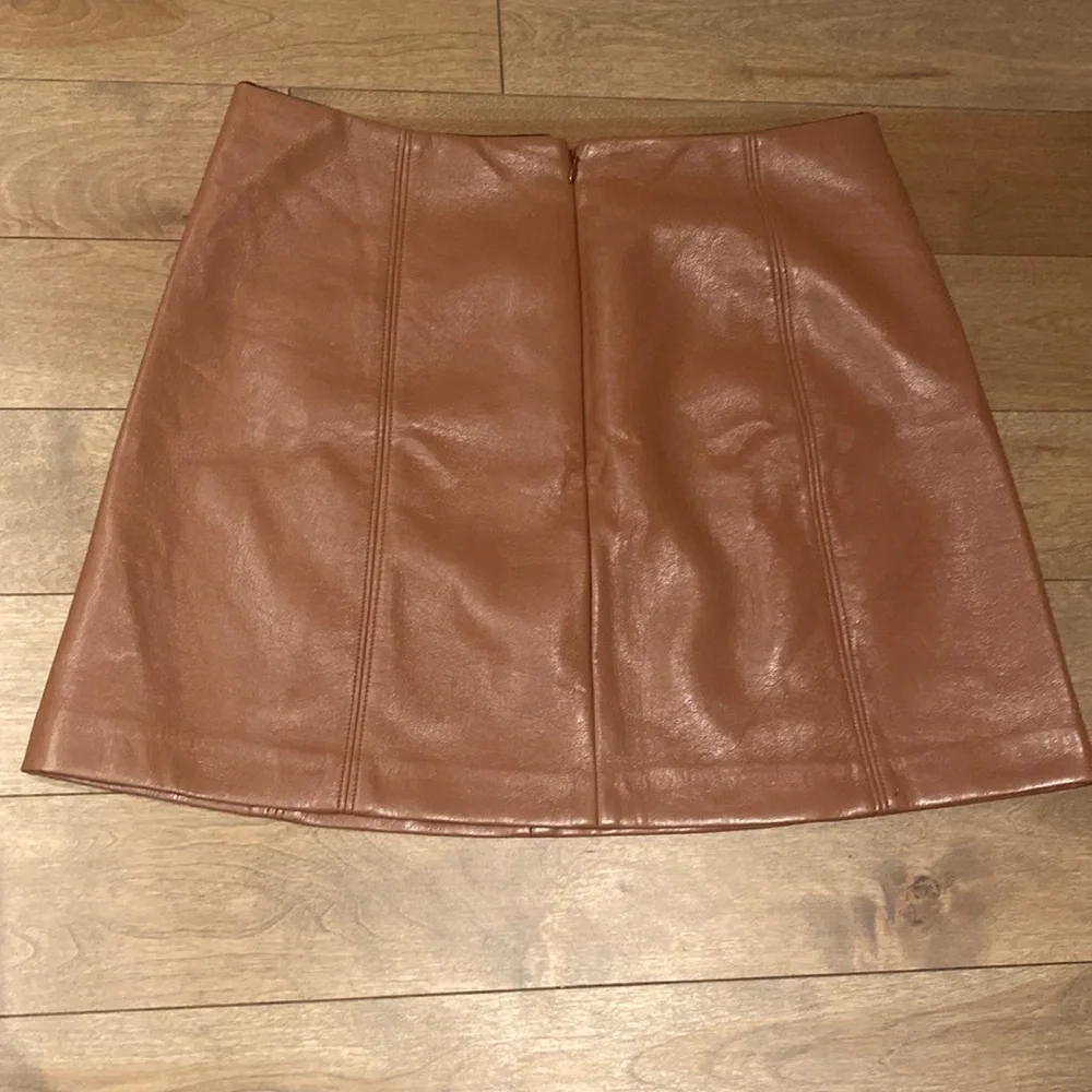 Babaton by Aritzia skirt - Picture 2 of 3